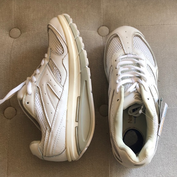 natural sport shoes dr scholls